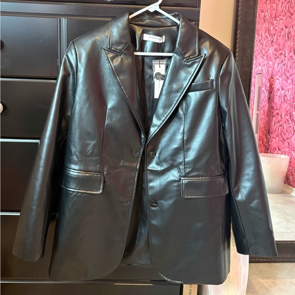 Classic Black Faux Leather Women's Blazer - Picture 2 of 7